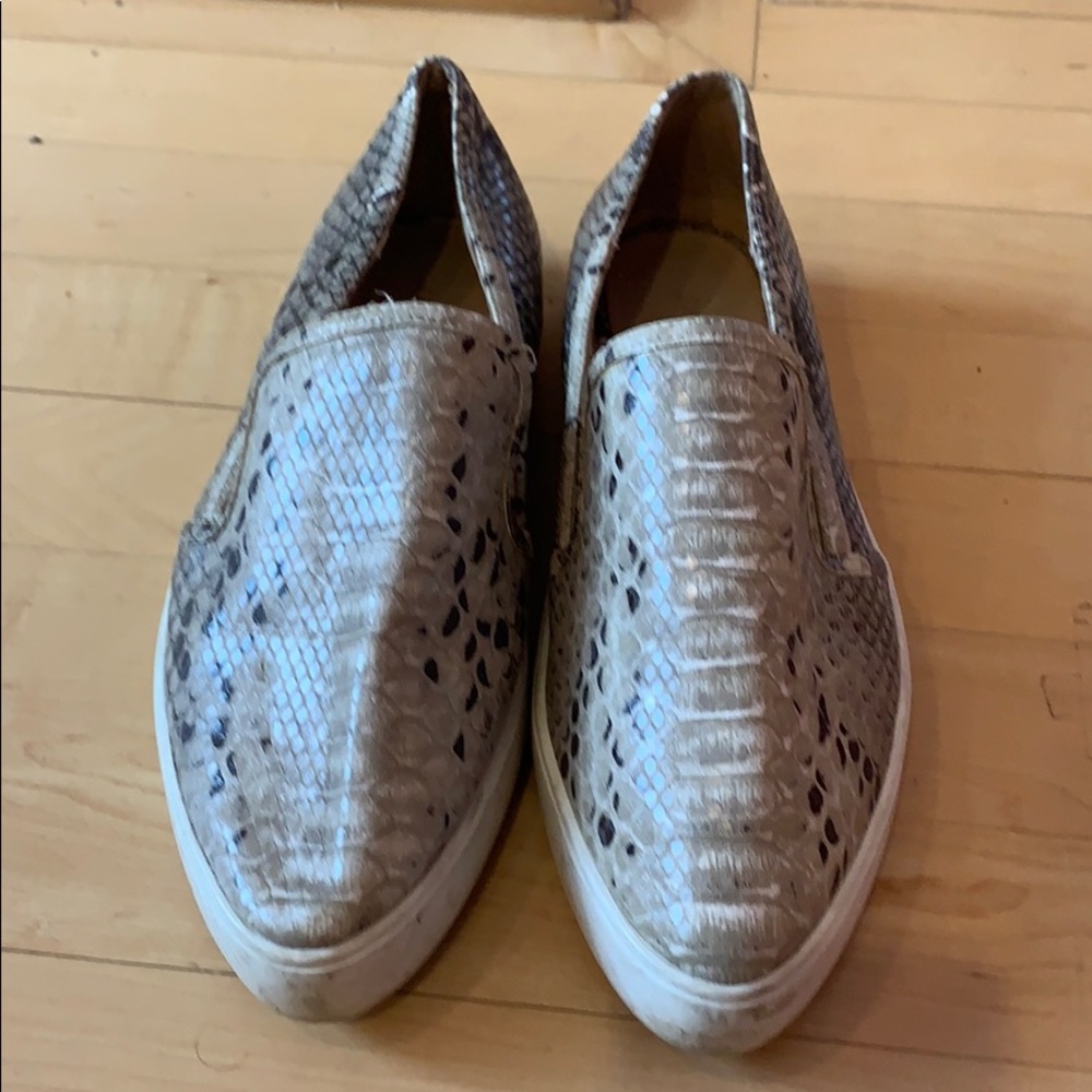 J/Slide pointed animal print sneakers